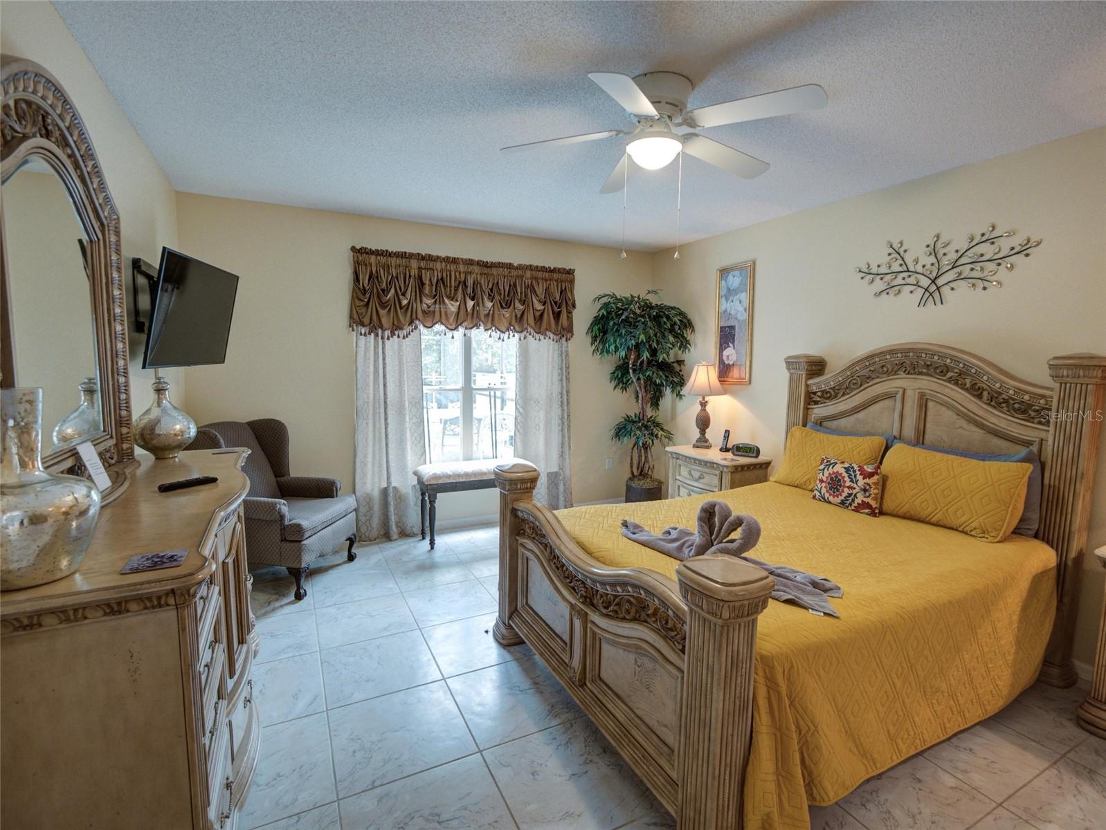 1049 LAKE BERKLEY DR, KISSIMMEE, FL, 34746
