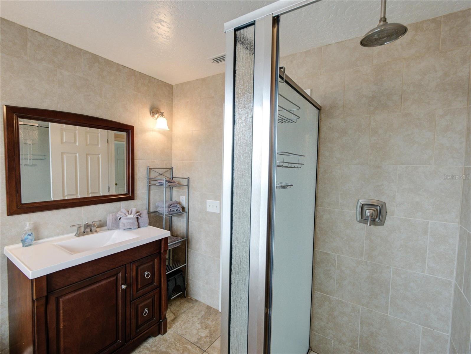 1049 LAKE BERKLEY DR, KISSIMMEE, FL, 34746