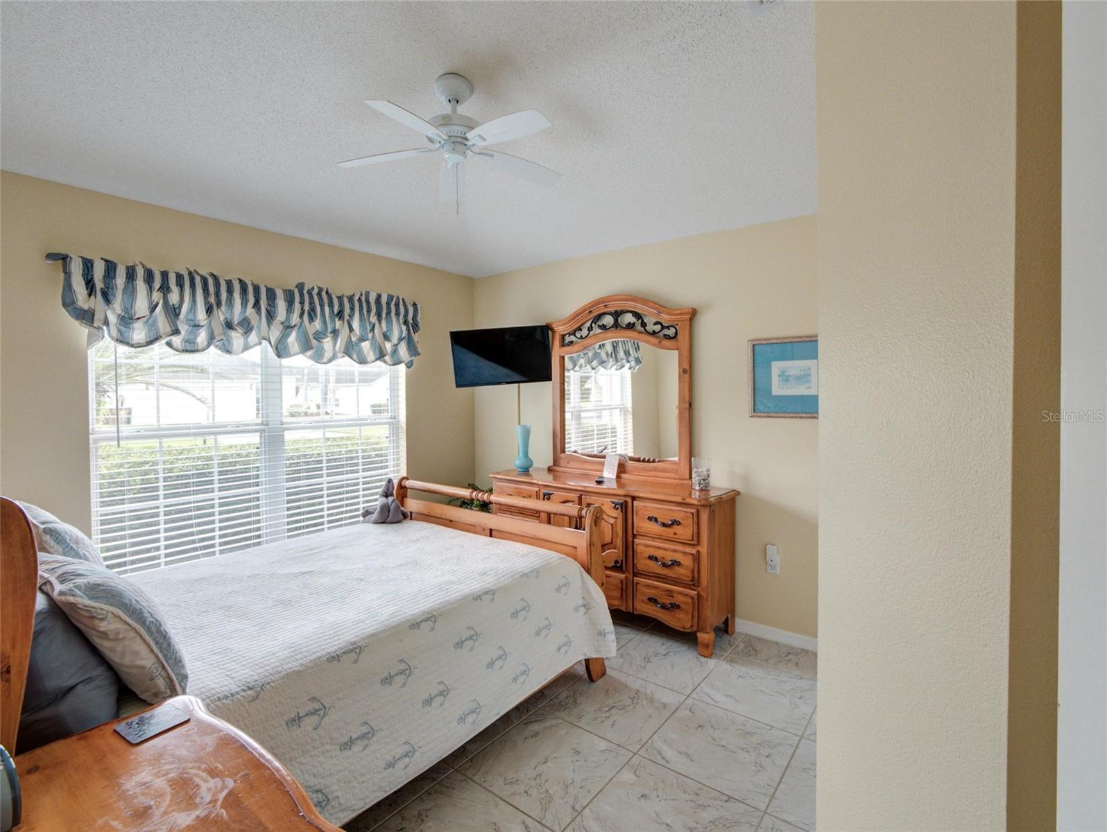 1049 LAKE BERKLEY DR, KISSIMMEE, FL, 34746
