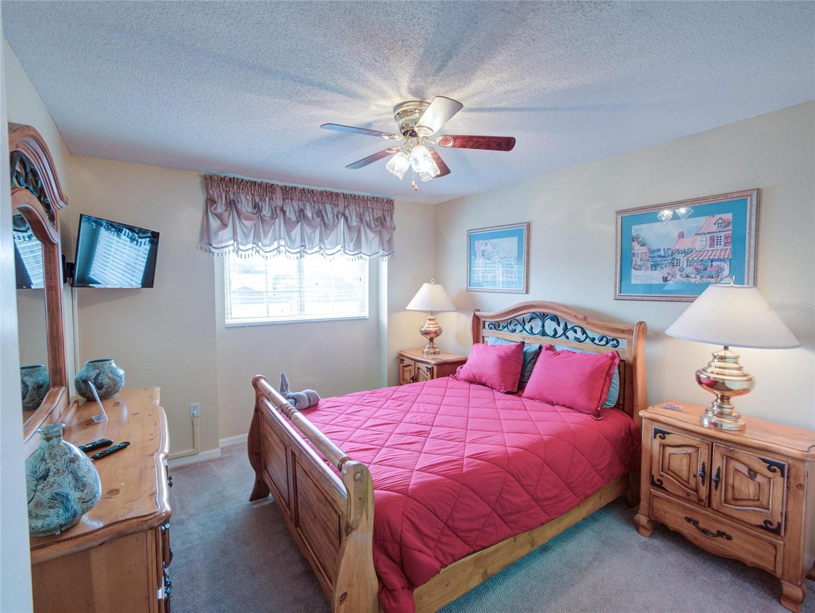 1049 LAKE BERKLEY DR, KISSIMMEE, FL, 34746