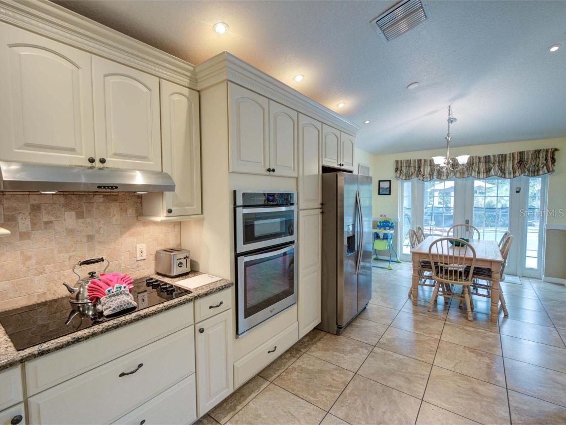 1049 LAKE BERKLEY DR, KISSIMMEE, FL, 34746