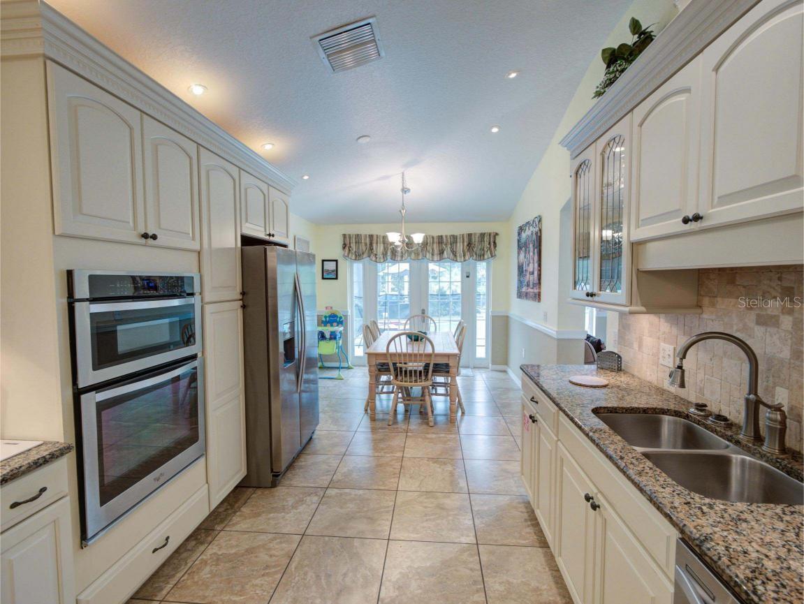 1049 LAKE BERKLEY DR, KISSIMMEE, FL, 34746
