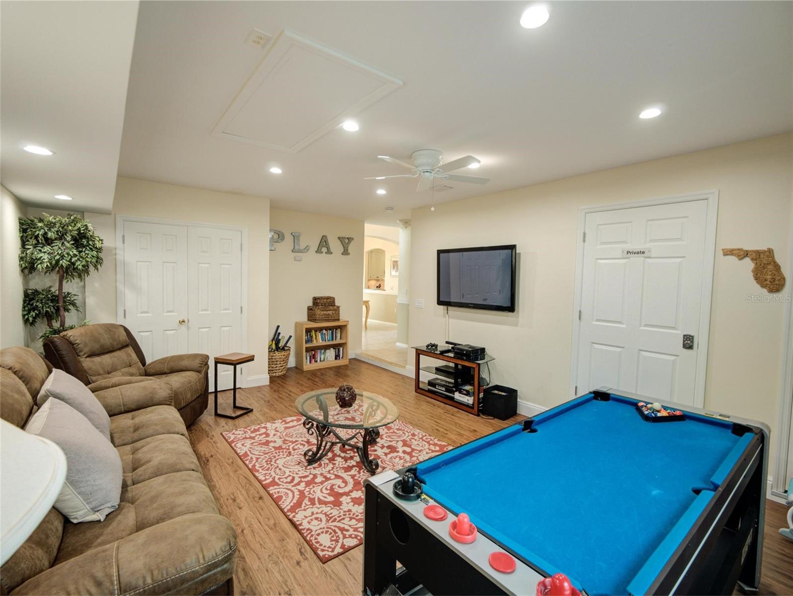 1049 LAKE BERKLEY DR, KISSIMMEE, FL, 34746