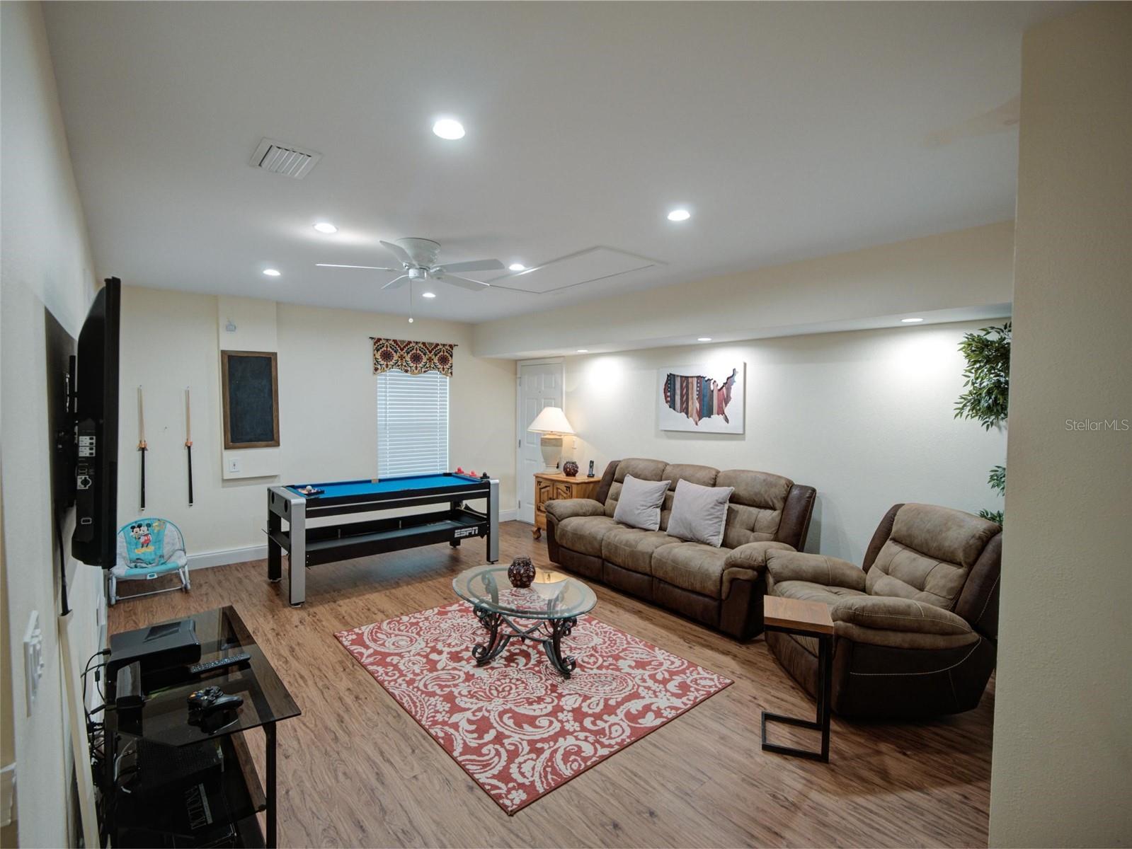 1049 LAKE BERKLEY DR, KISSIMMEE, FL, 34746