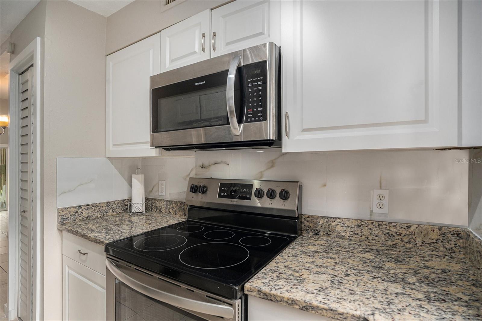 5502 LOBLOLLY CT #200/B, TAMPA, FL, 33617
