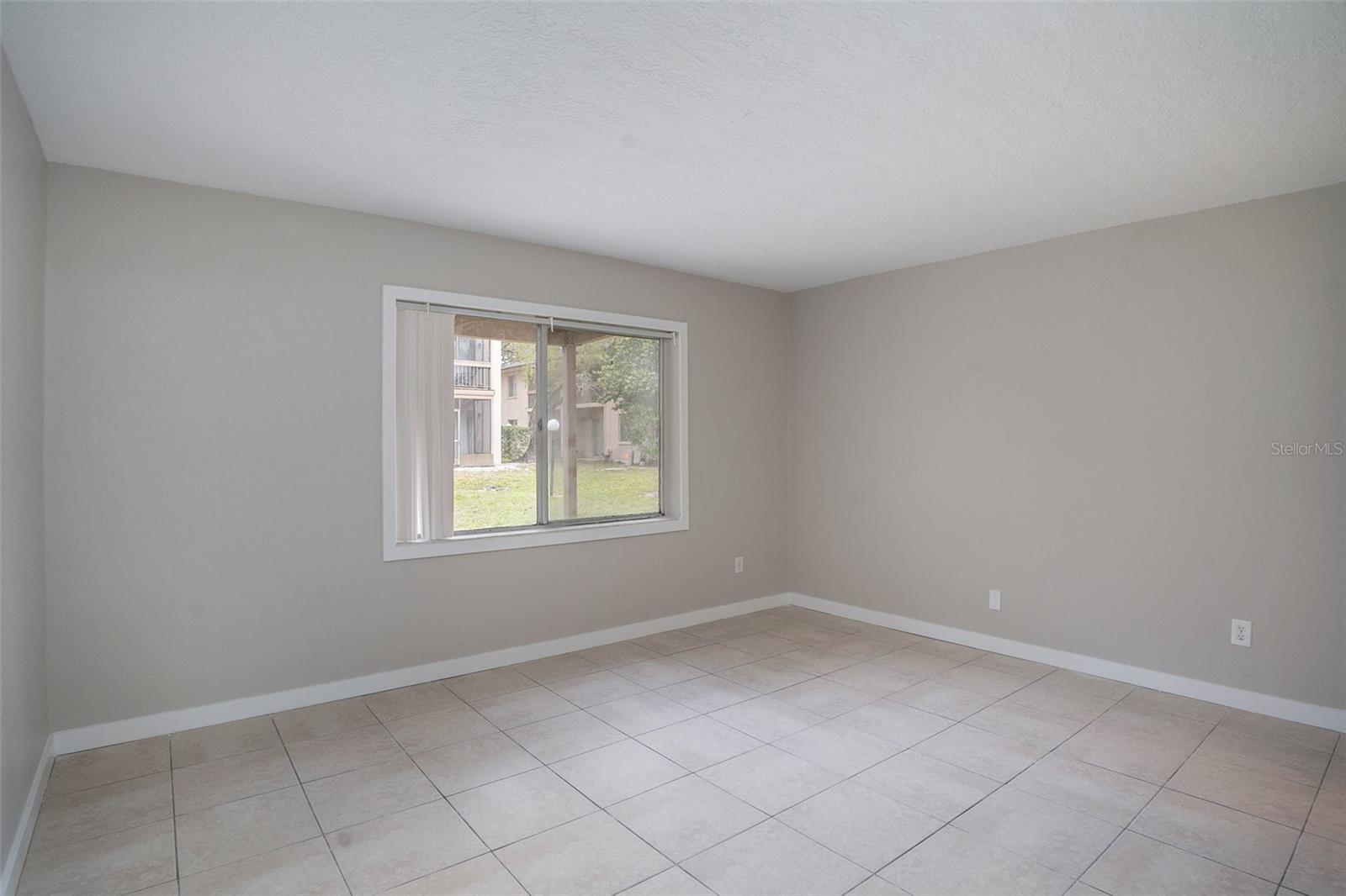 5502 LOBLOLLY CT #200/B, TAMPA, FL, 33617