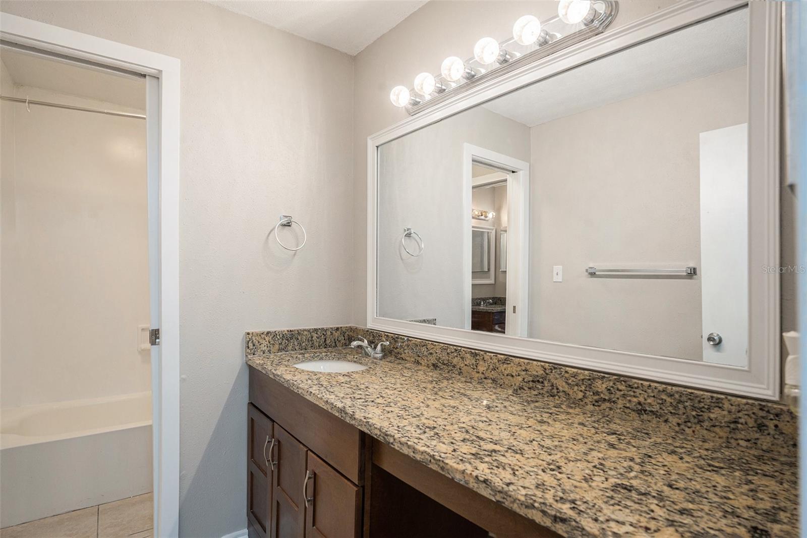 5502 LOBLOLLY CT #200/B, TAMPA, FL, 33617