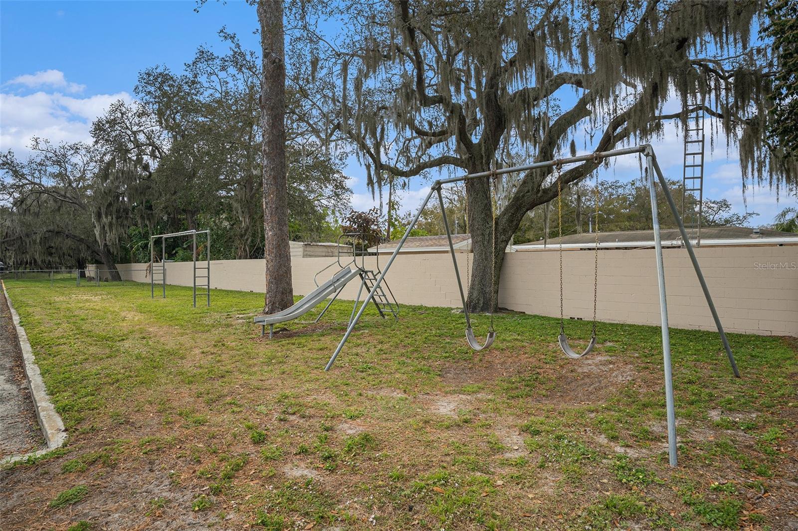 5502 LOBLOLLY CT #200/B, TAMPA, FL, 33617