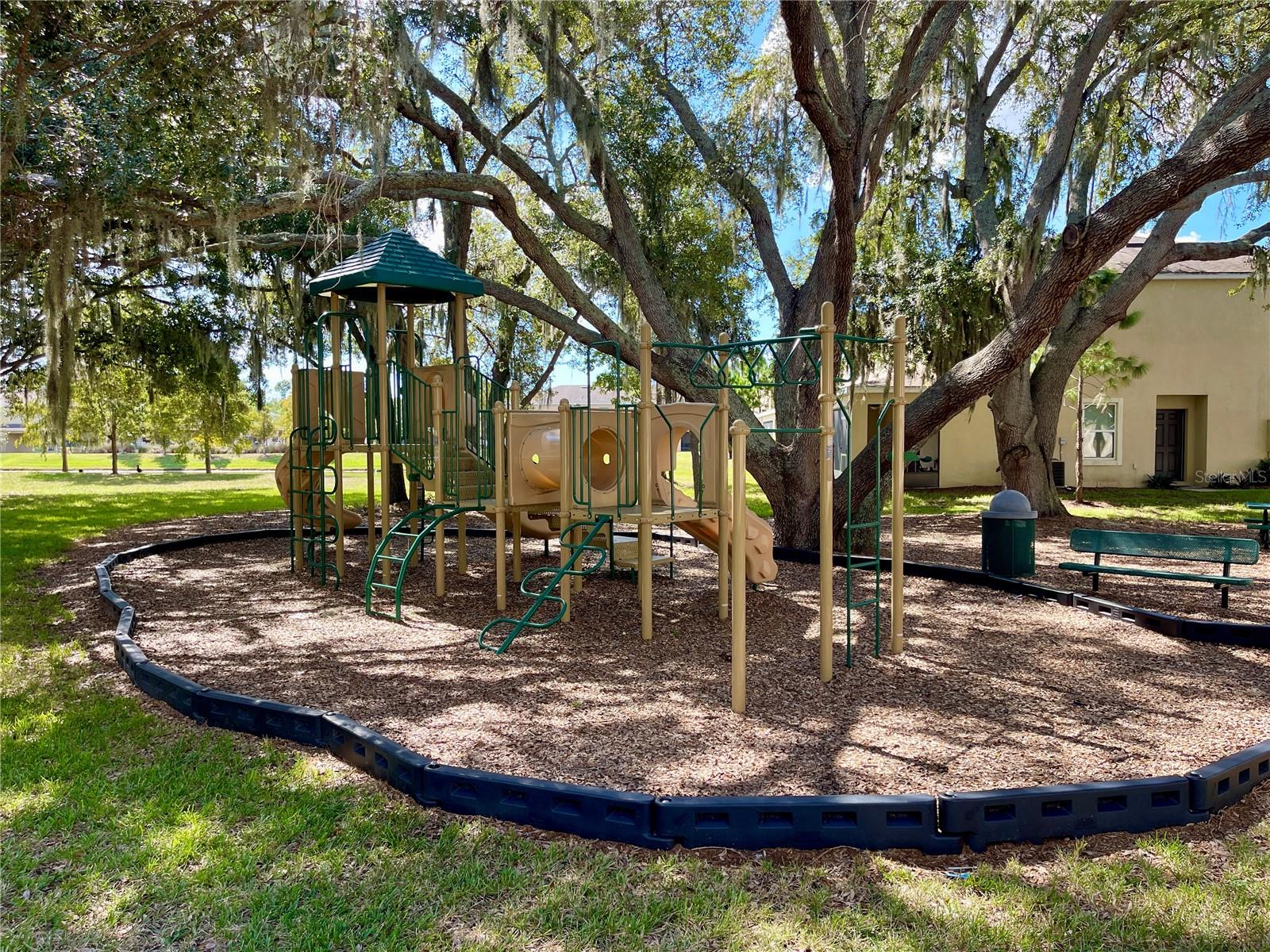 9833 HOUND CHASE DR, GIBSONTON, FL, 33534