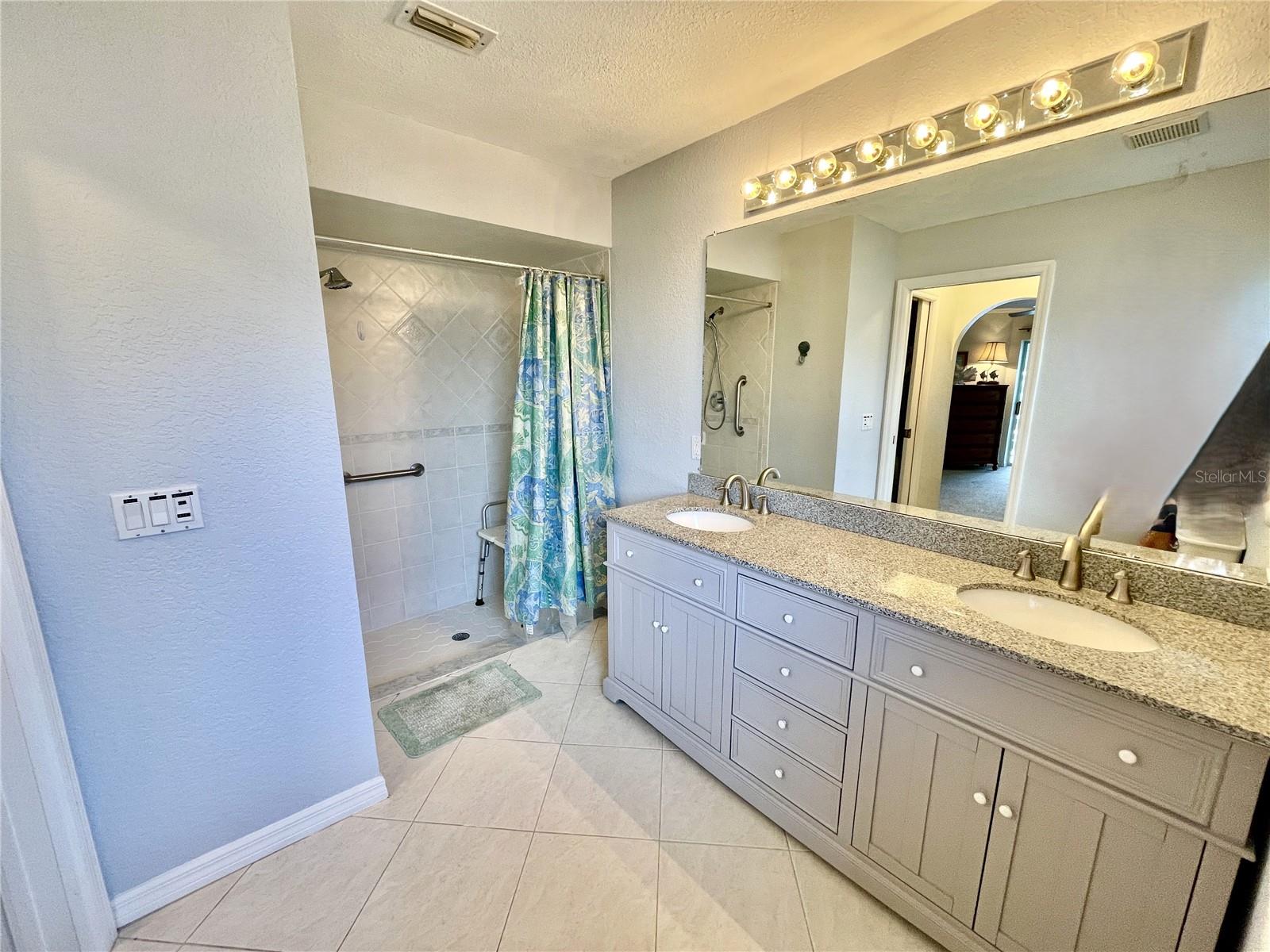 181 N WATERWAY DR NW, PORT CHARLOTTE, FL, 33952