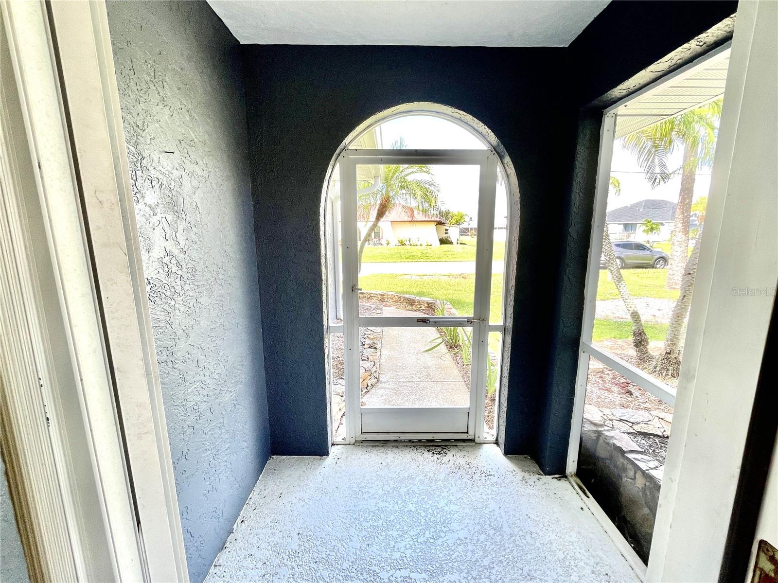 181 N WATERWAY DR NW, PORT CHARLOTTE, FL, 33952