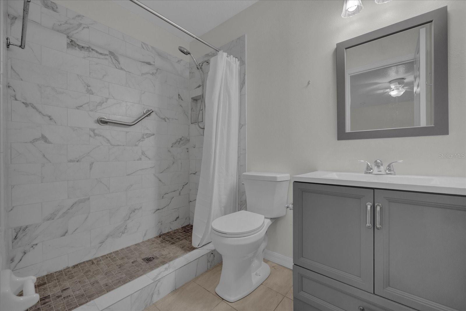 2049 N GRANDVIEW ST, MOUNT DORA, FL, 32757