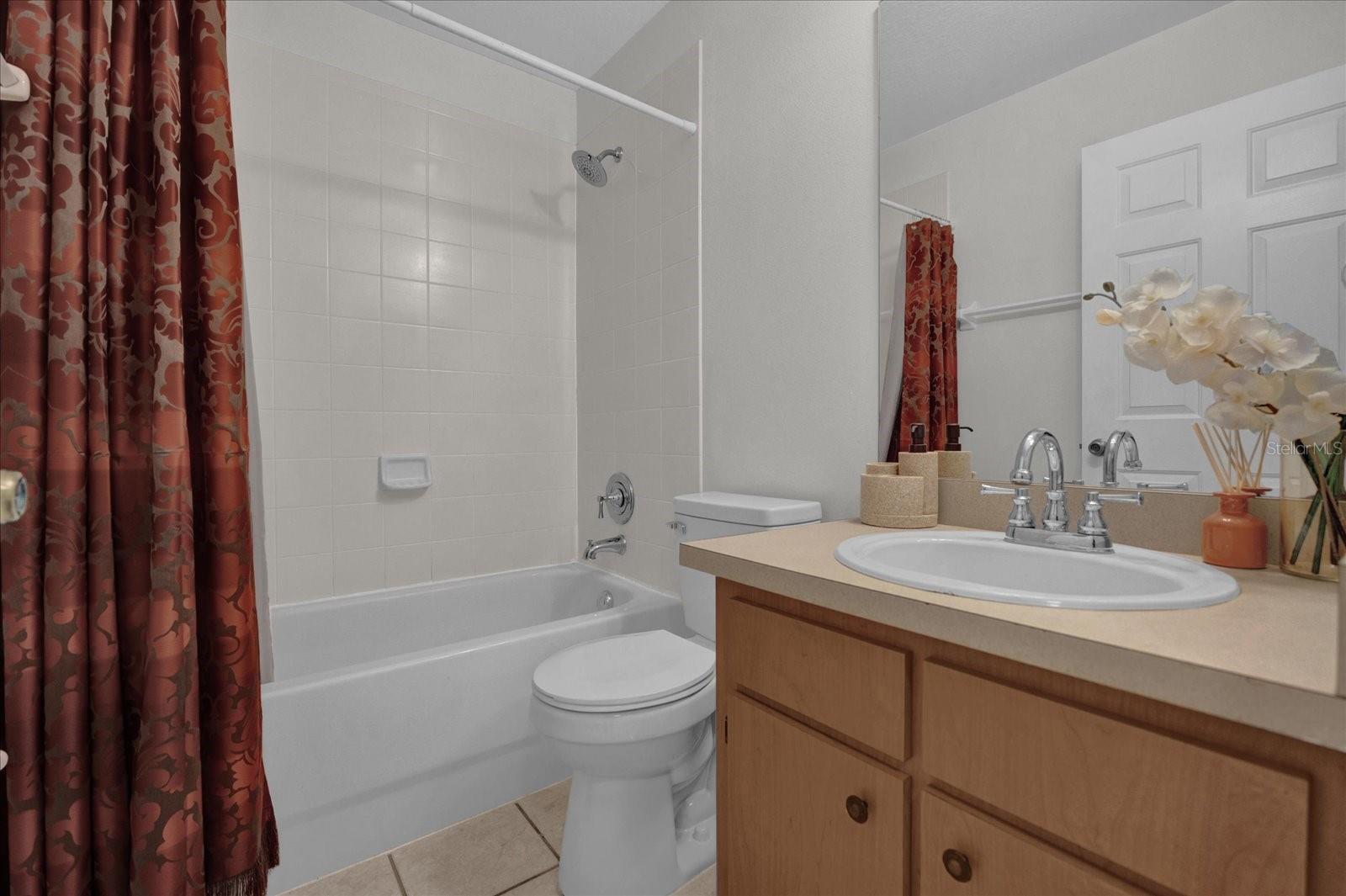 2049 N GRANDVIEW ST, MOUNT DORA, FL, 32757