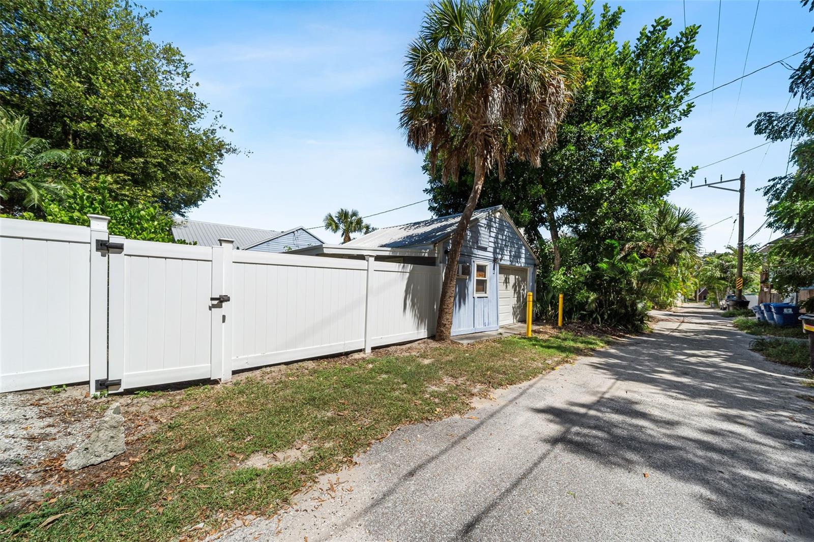 860 19 AVE N, ST PETERSBURG, FL, 33704