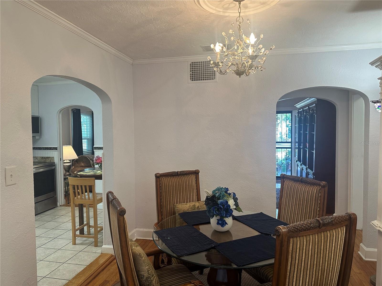 860 19 AVE N, ST PETERSBURG, FL, 33704