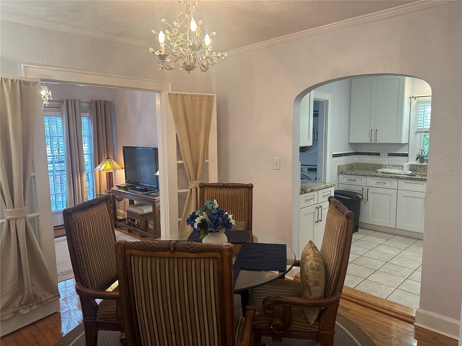 860 19 AVE N, ST PETERSBURG, FL, 33704