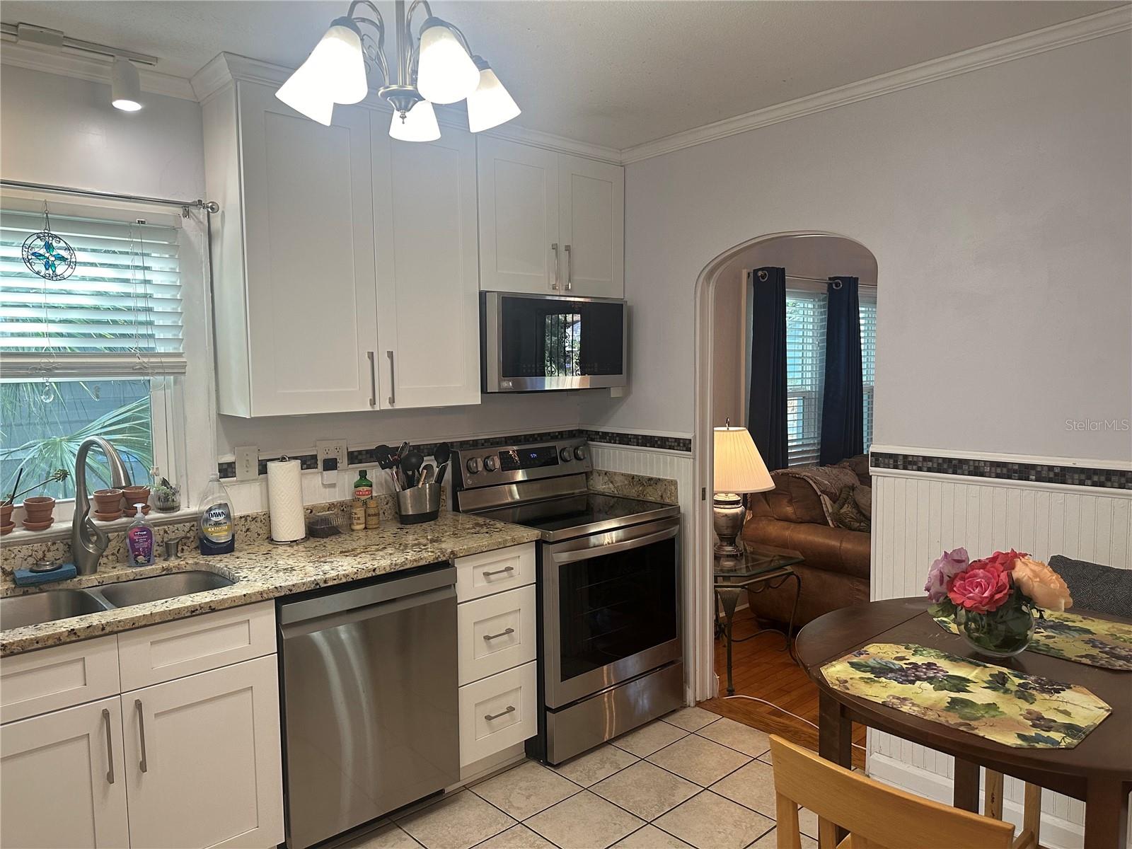 860 19 AVE N, ST PETERSBURG, FL, 33704