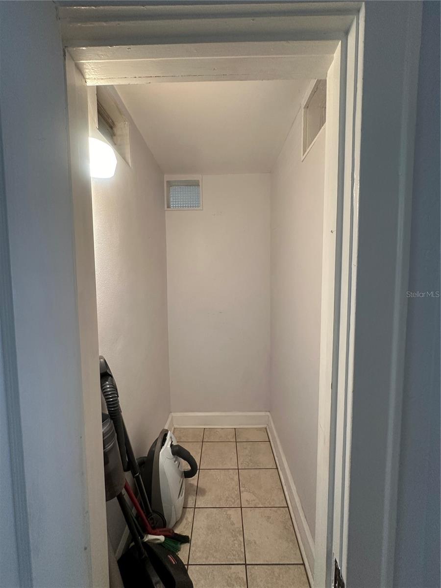 860 19 AVE N, ST PETERSBURG, FL, 33704