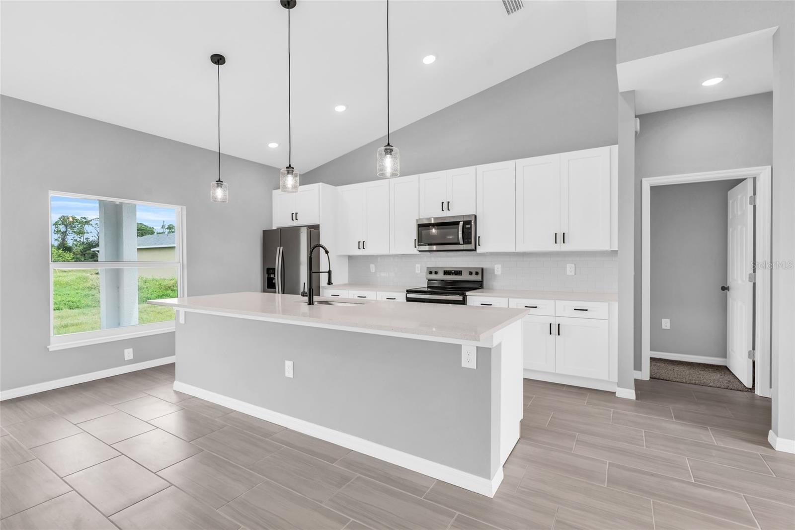 116 VENICE RD, ROTONDA WEST, FL, 33947