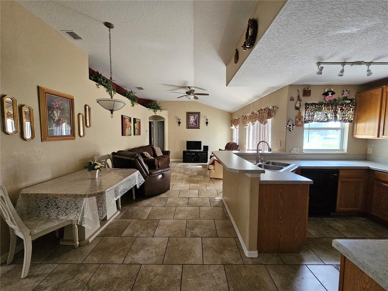 36641 TROPICAL WIND LN, GRAND ISLAND, FL, 32735