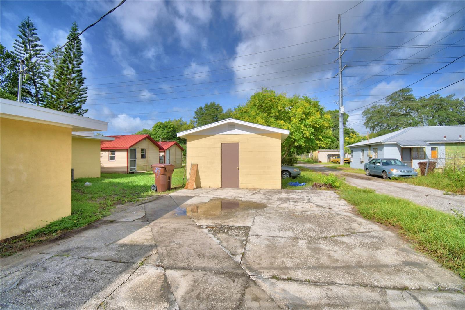618 BOOKER AVE, LAKE WALES, FL, 33853