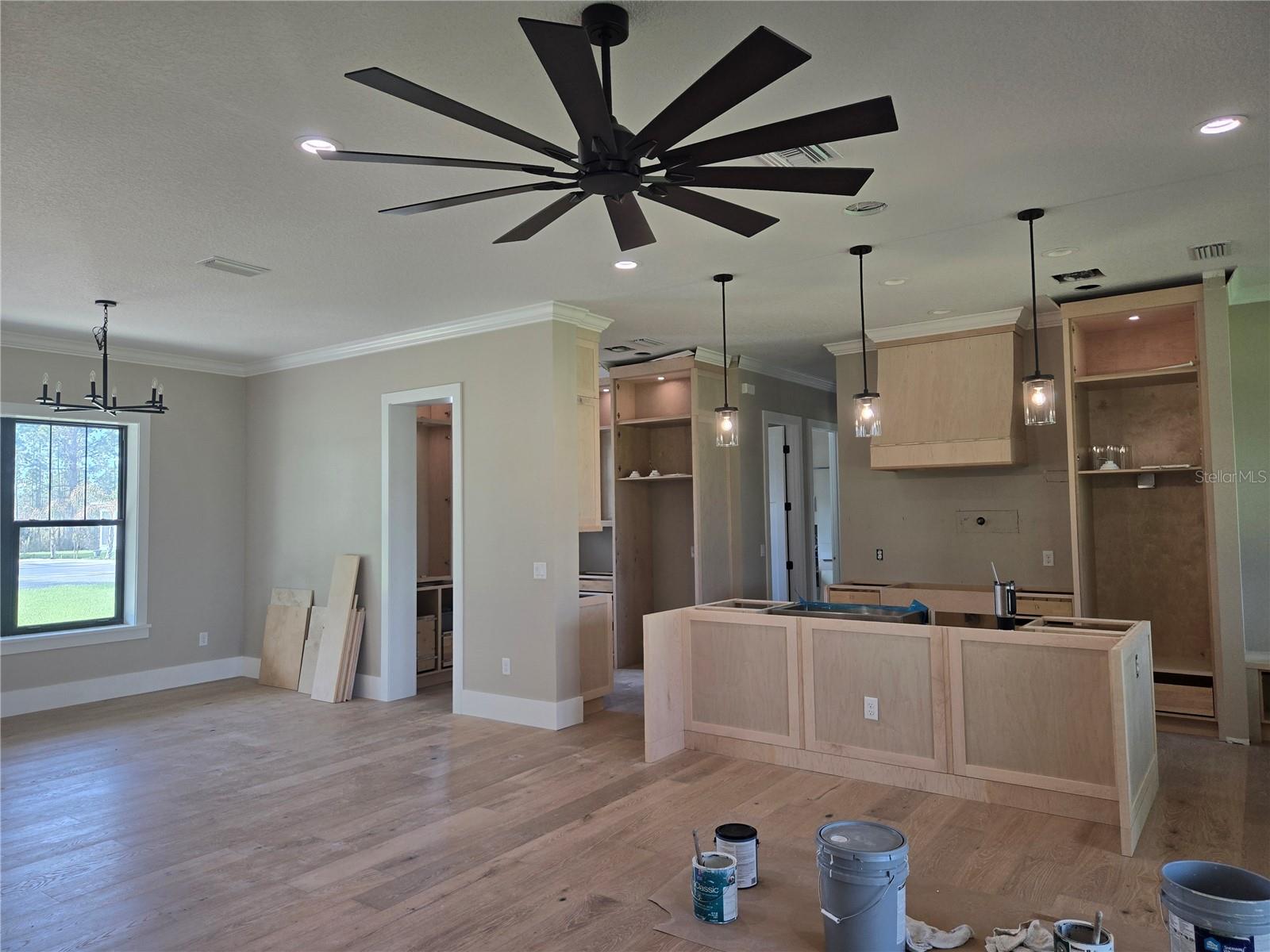 405 LONG AND WINDING RD, HOWEY IN THE HILLS, FL, 34737