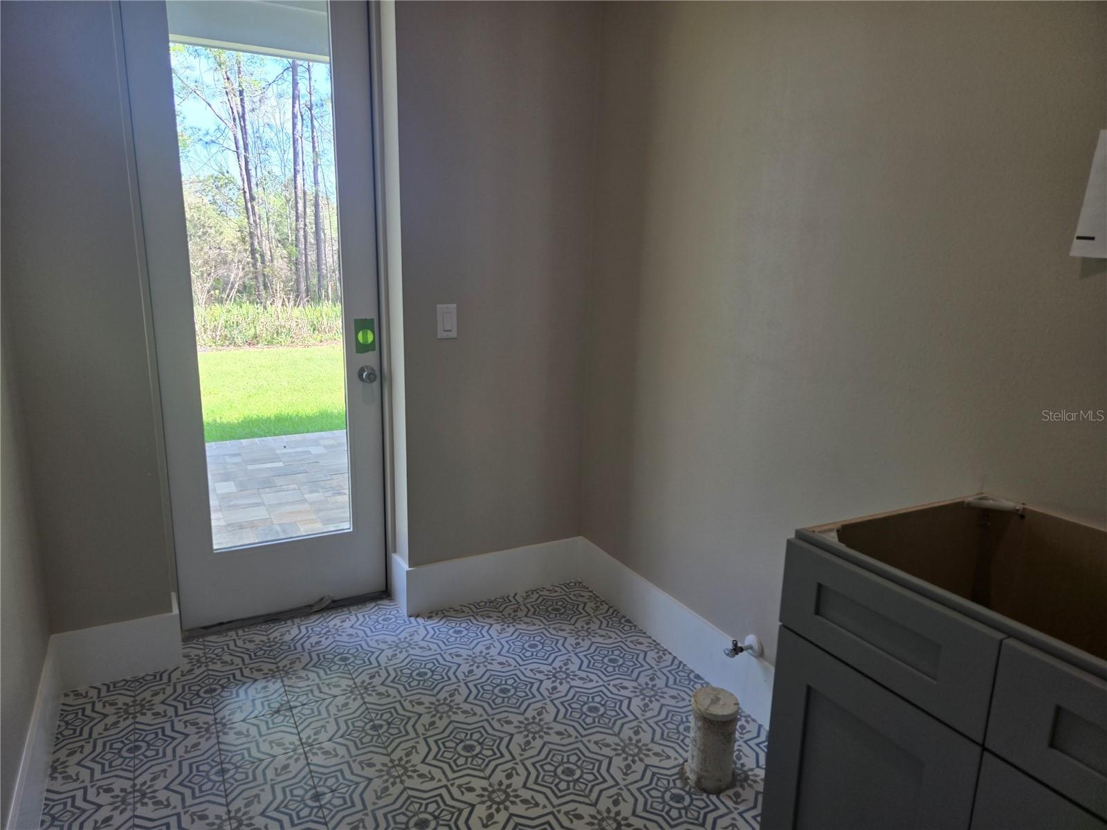 405 LONG AND WINDING RD, HOWEY IN THE HILLS, FL, 34737