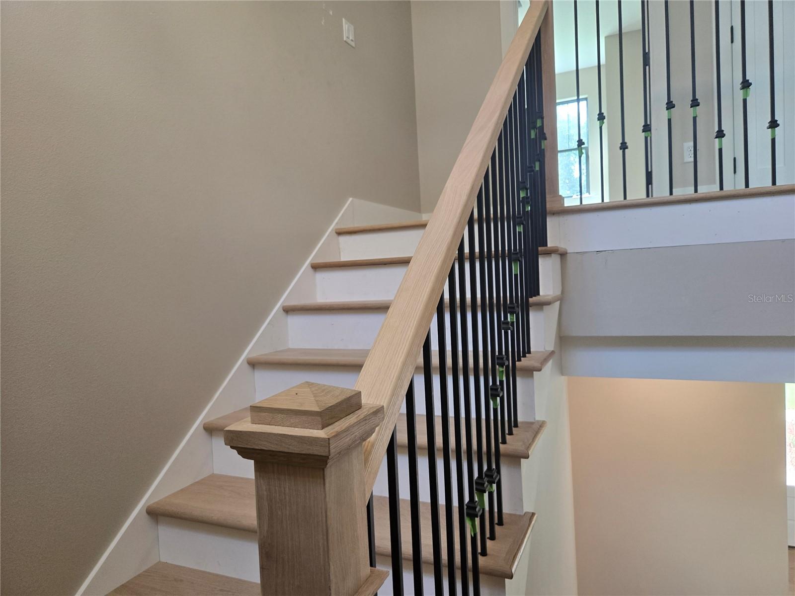 405 LONG AND WINDING RD, HOWEY IN THE HILLS, FL, 34737