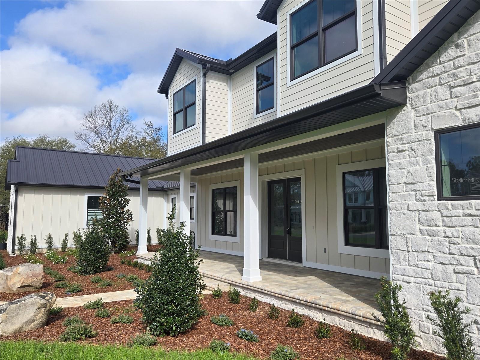 405 LONG AND WINDING RD, HOWEY IN THE HILLS, FL, 34737