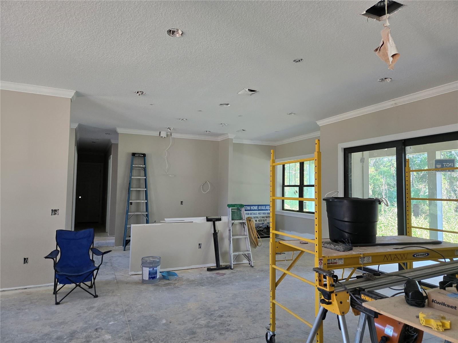 405 LONG AND WINDING RD, HOWEY IN THE HILLS, FL, 34737