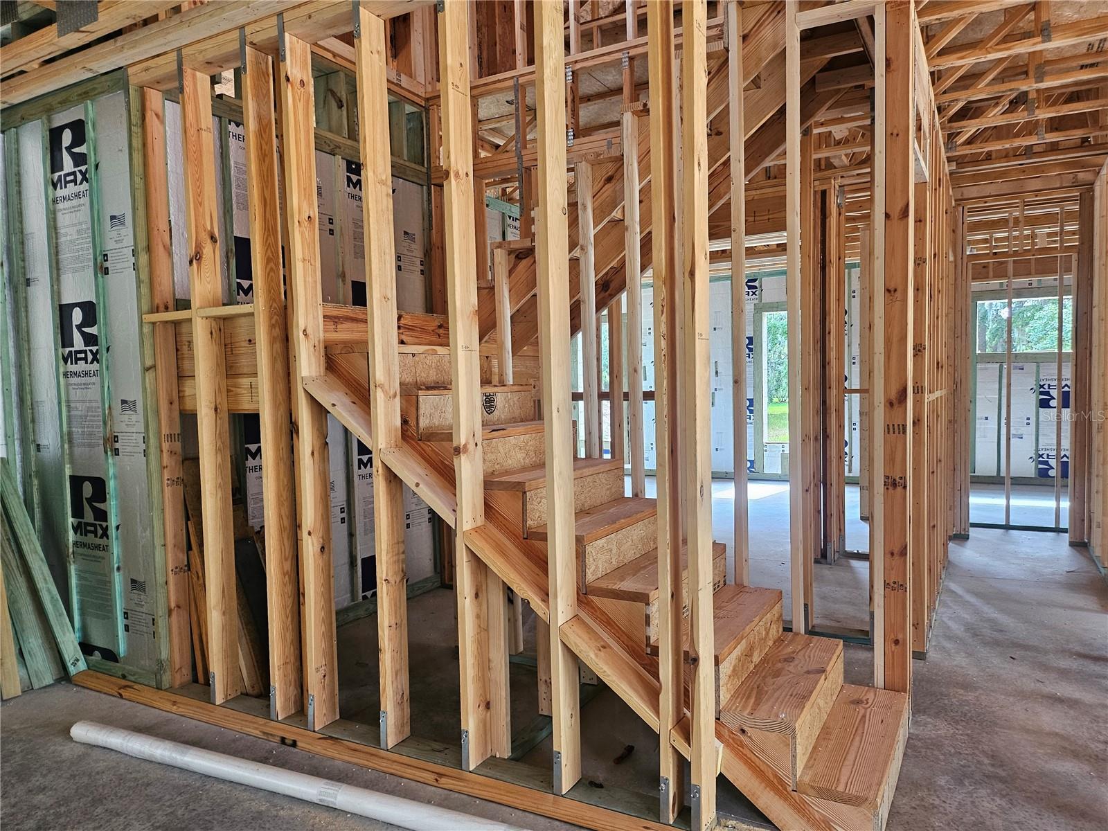 405 LONG AND WINDING RD, HOWEY IN THE HILLS, FL, 34737