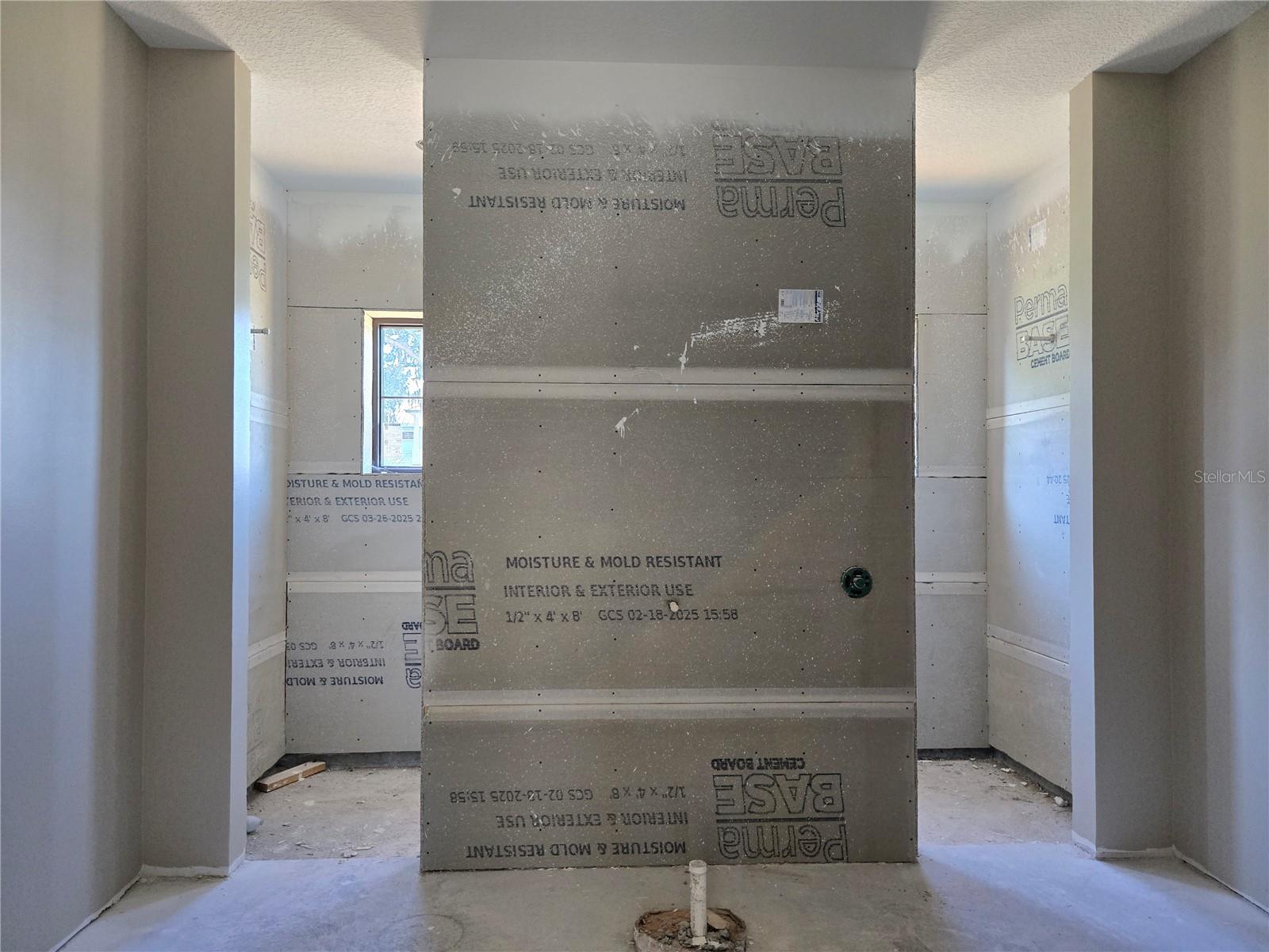 405 LONG AND WINDING RD, HOWEY IN THE HILLS, FL, 34737