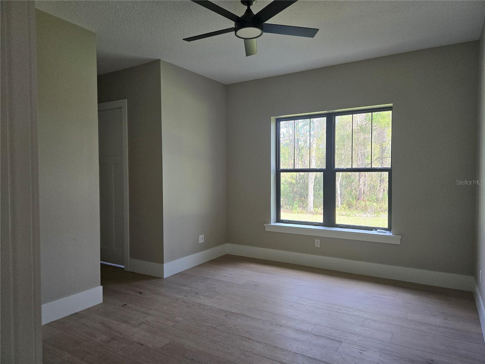 405 LONG AND WINDING RD, HOWEY IN THE HILLS, FL, 34737