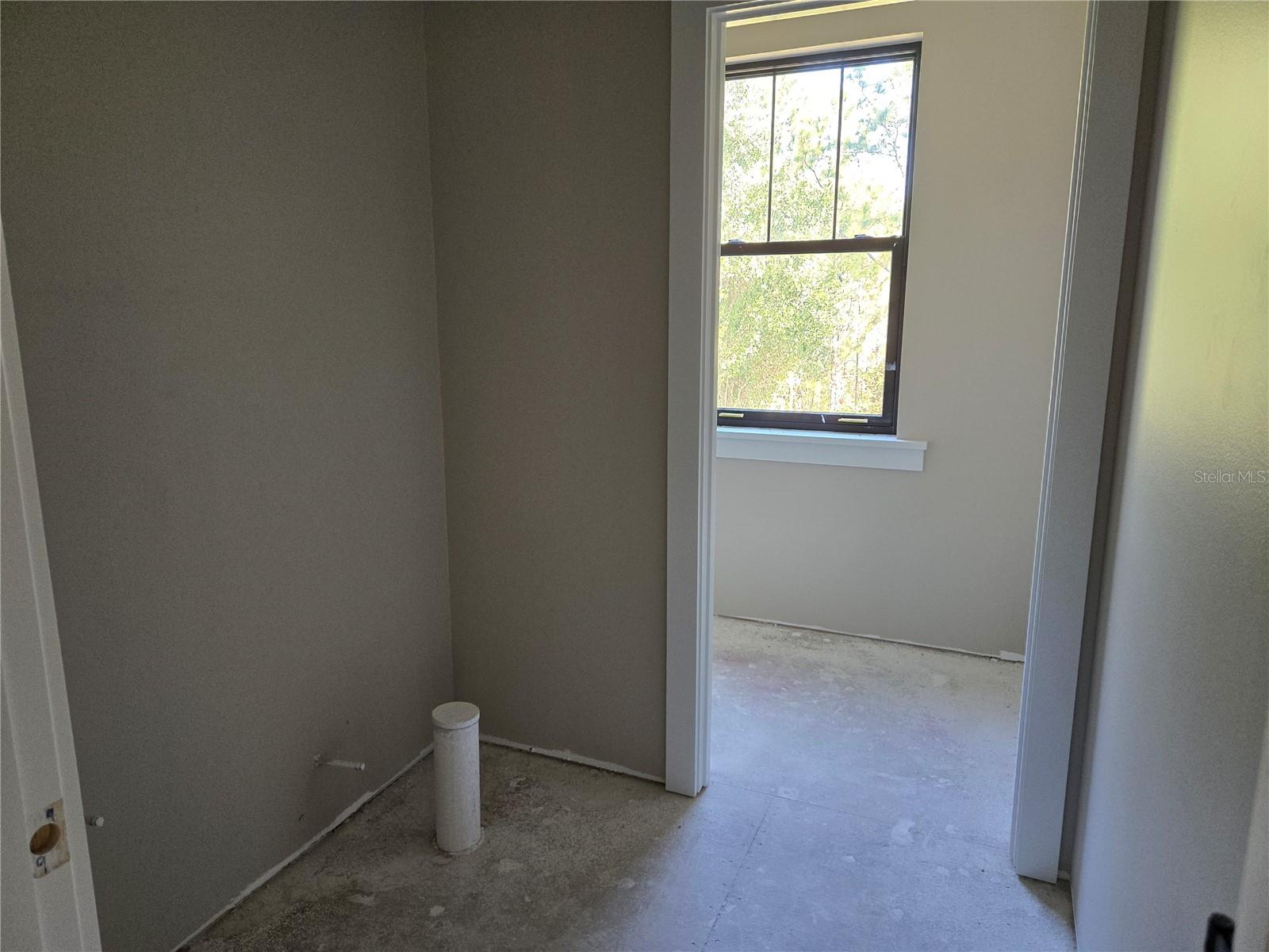 405 LONG AND WINDING RD, HOWEY IN THE HILLS, FL, 34737