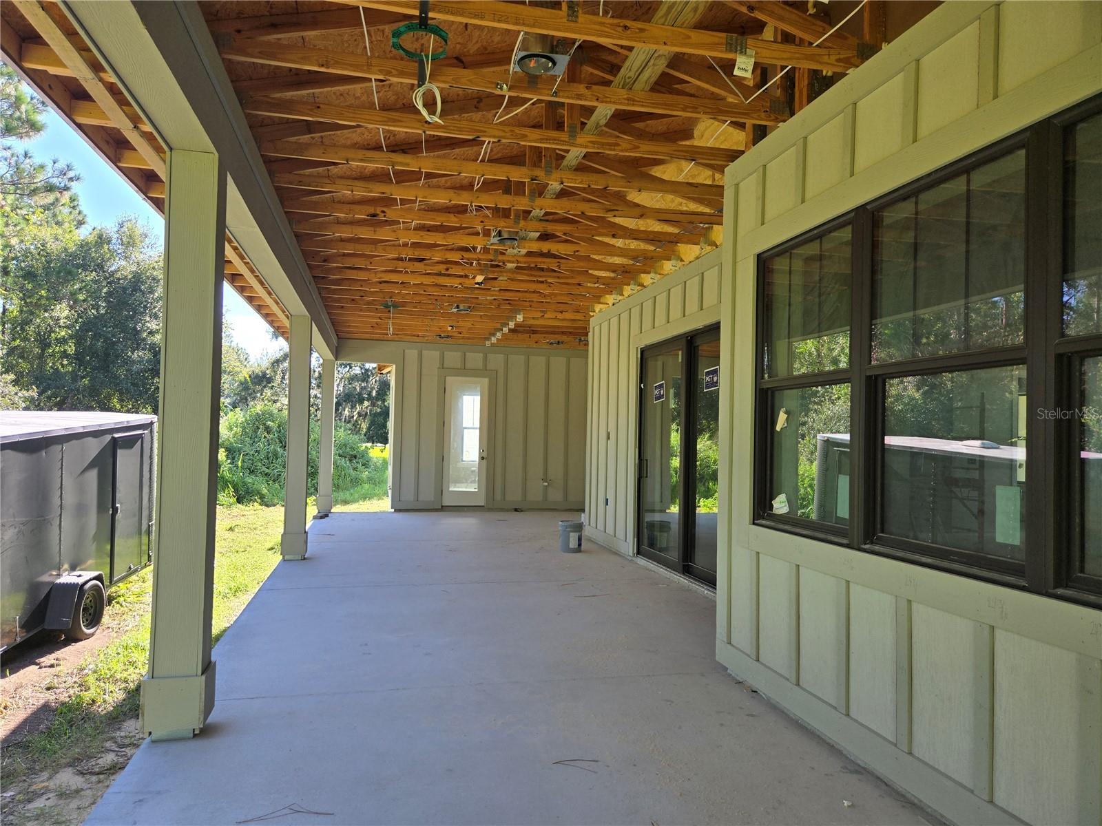 405 LONG AND WINDING RD, HOWEY IN THE HILLS, FL, 34737