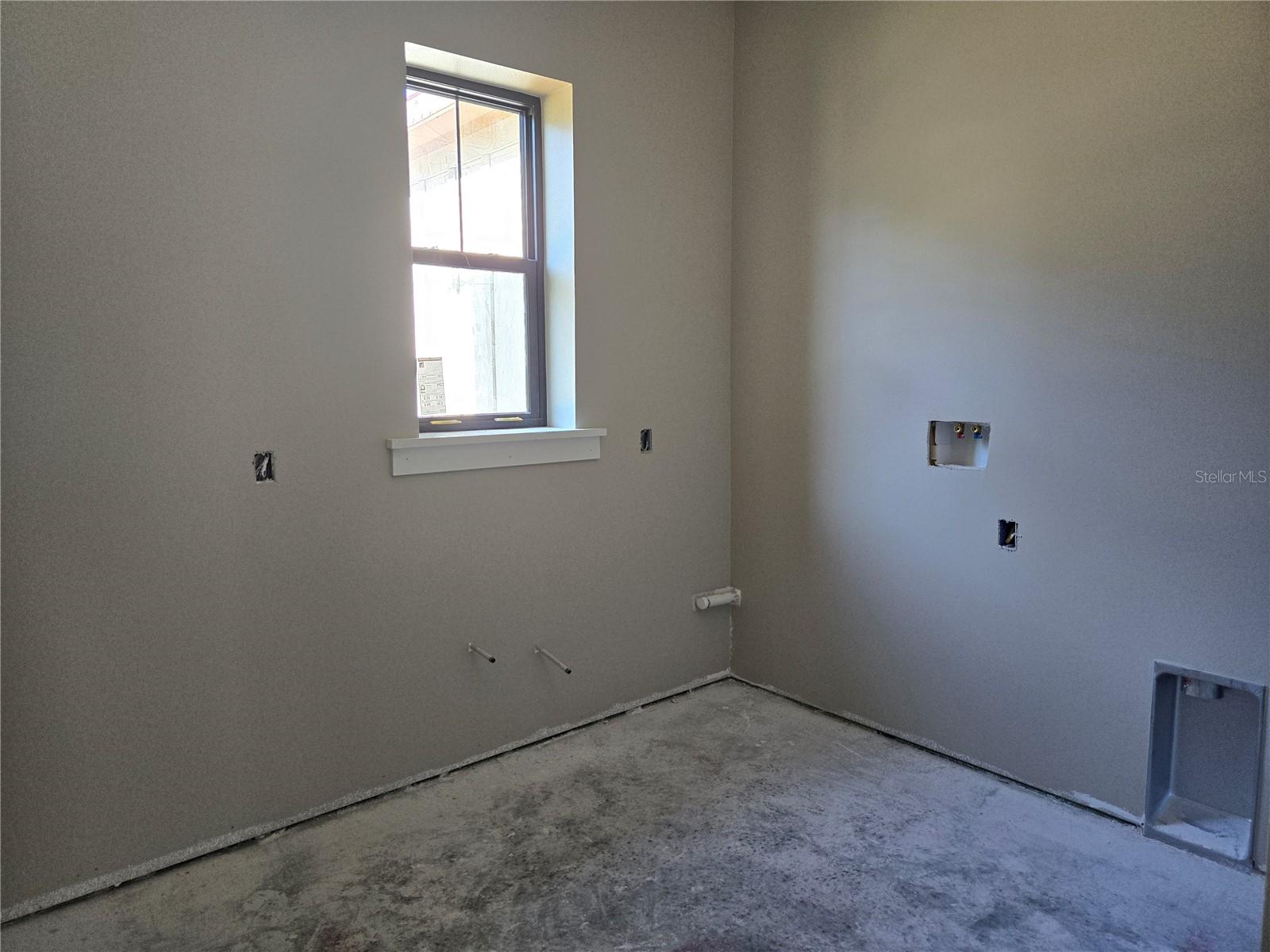 405 LONG AND WINDING RD, HOWEY IN THE HILLS, FL, 34737