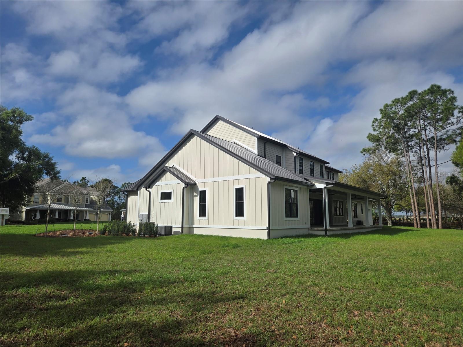 405 LONG AND WINDING RD, HOWEY IN THE HILLS, FL, 34737