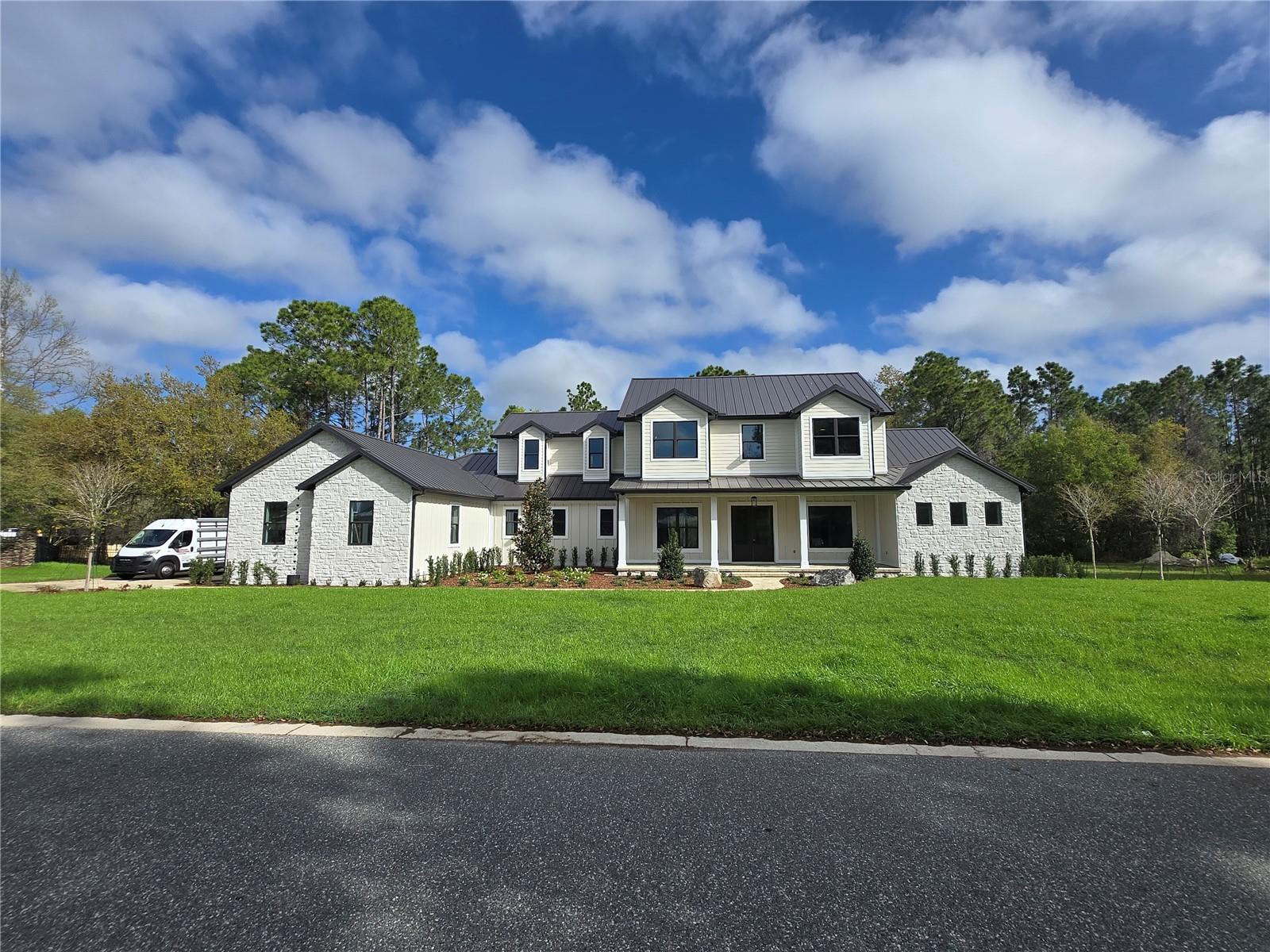 405 LONG AND WINDING RD, HOWEY IN THE HILLS, FL, 34737