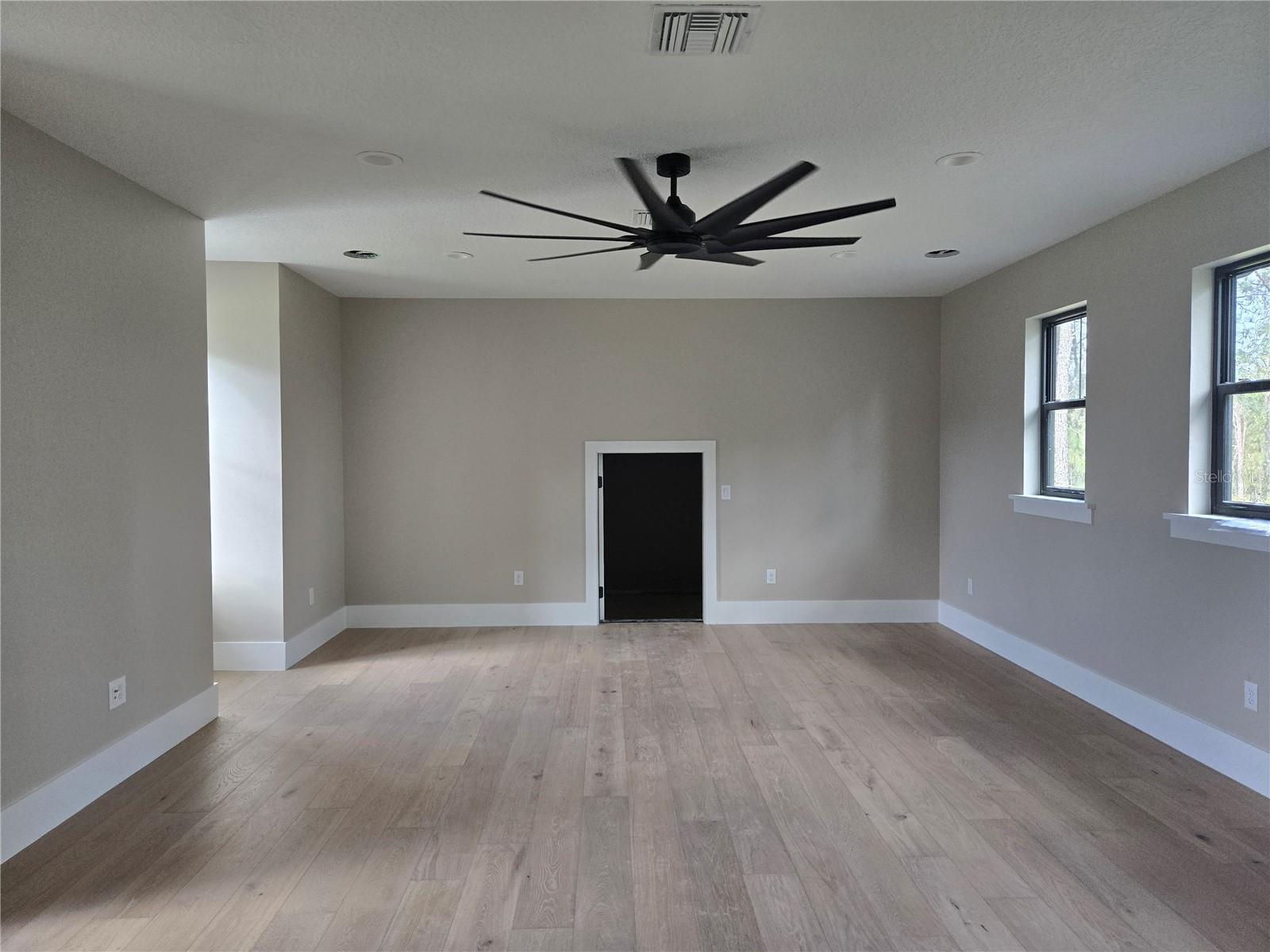 405 LONG AND WINDING RD, HOWEY IN THE HILLS, FL, 34737