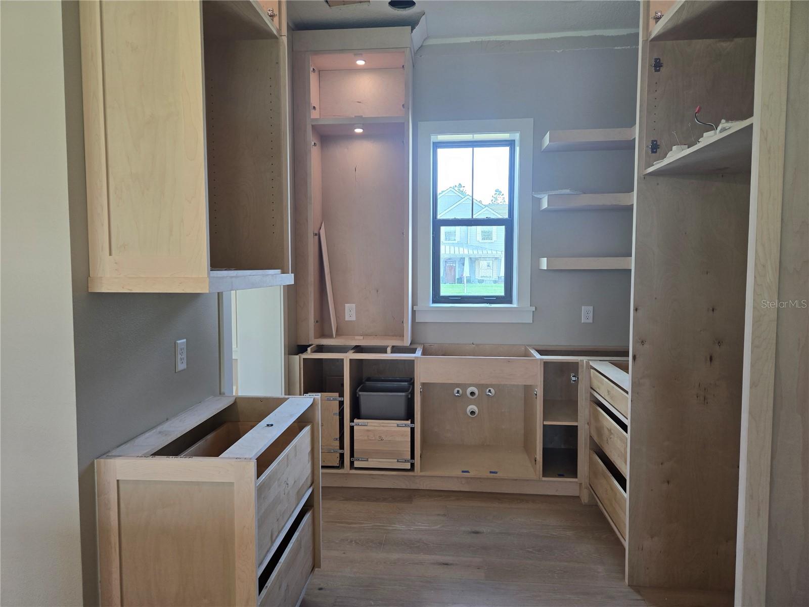 405 LONG AND WINDING RD, HOWEY IN THE HILLS, FL, 34737