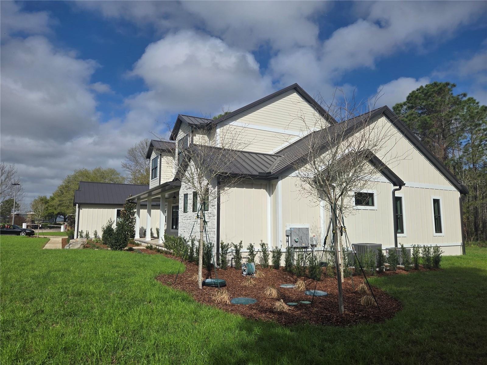 405 LONG AND WINDING RD, HOWEY IN THE HILLS, FL, 34737