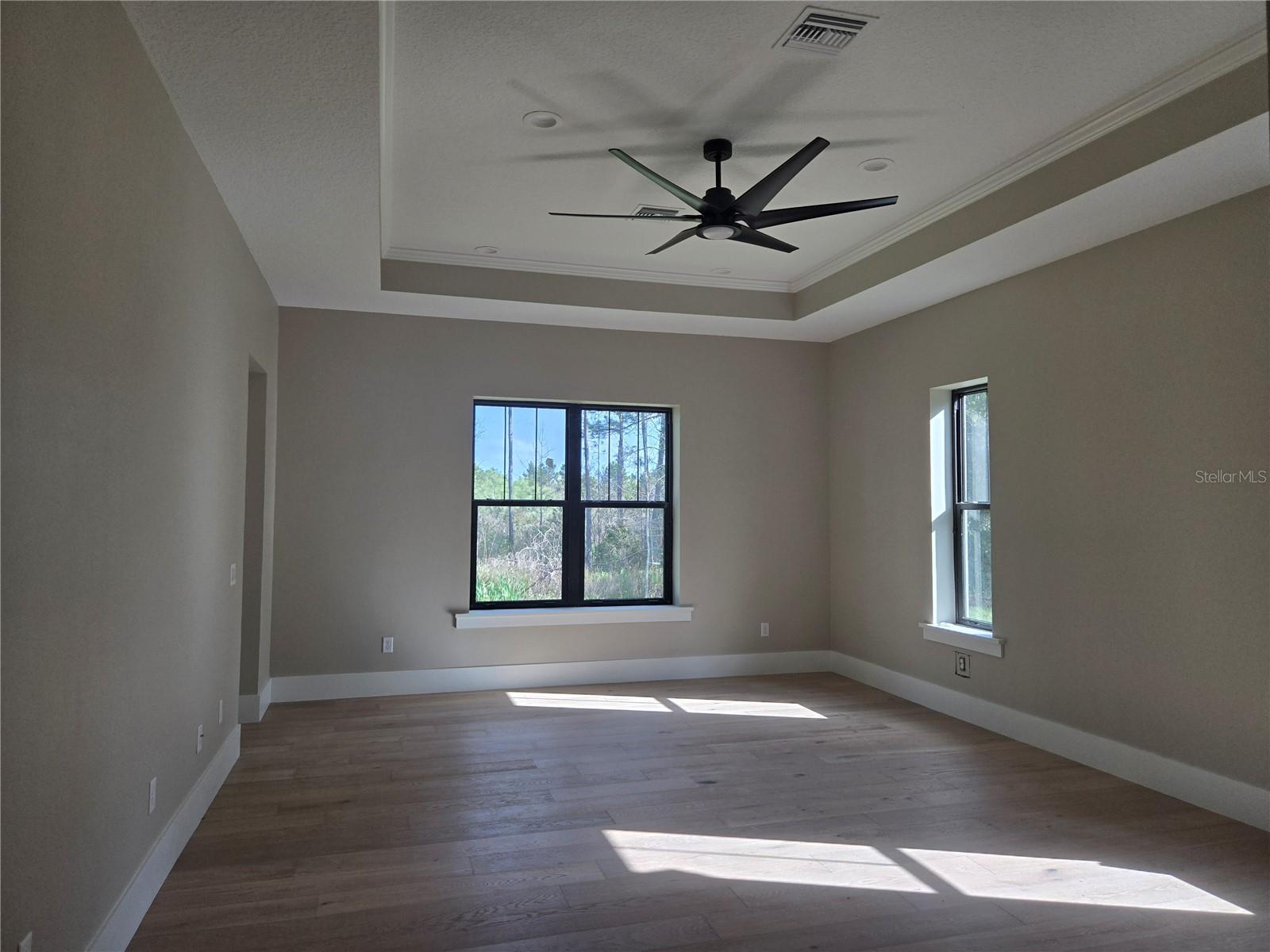 405 LONG AND WINDING RD, HOWEY IN THE HILLS, FL, 34737