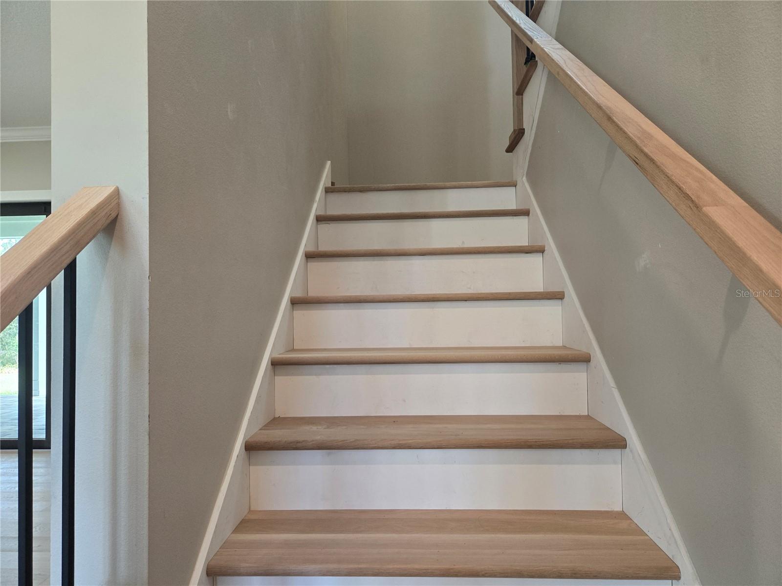 405 LONG AND WINDING RD, HOWEY IN THE HILLS, FL, 34737