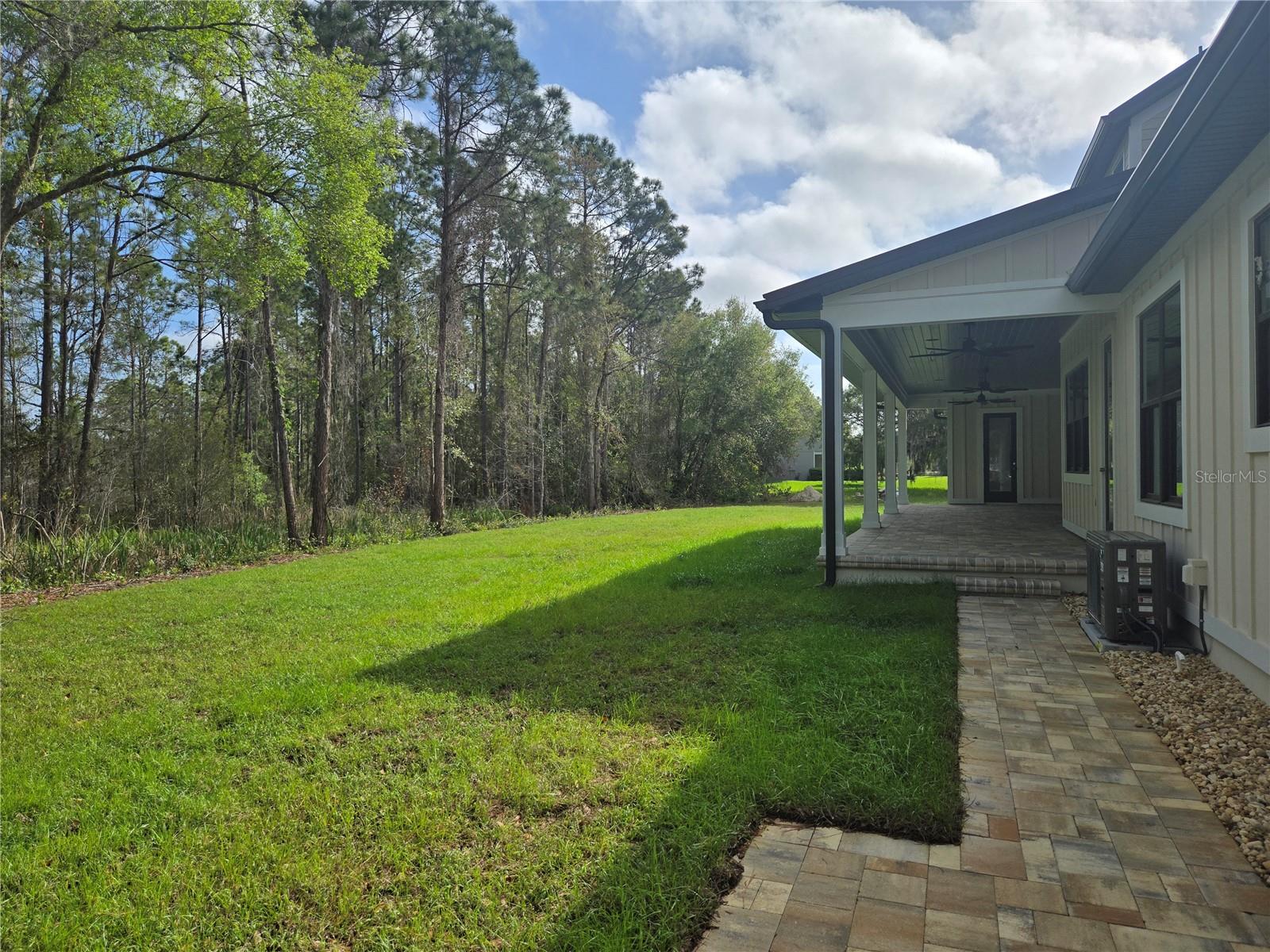 405 LONG AND WINDING RD, HOWEY IN THE HILLS, FL, 34737