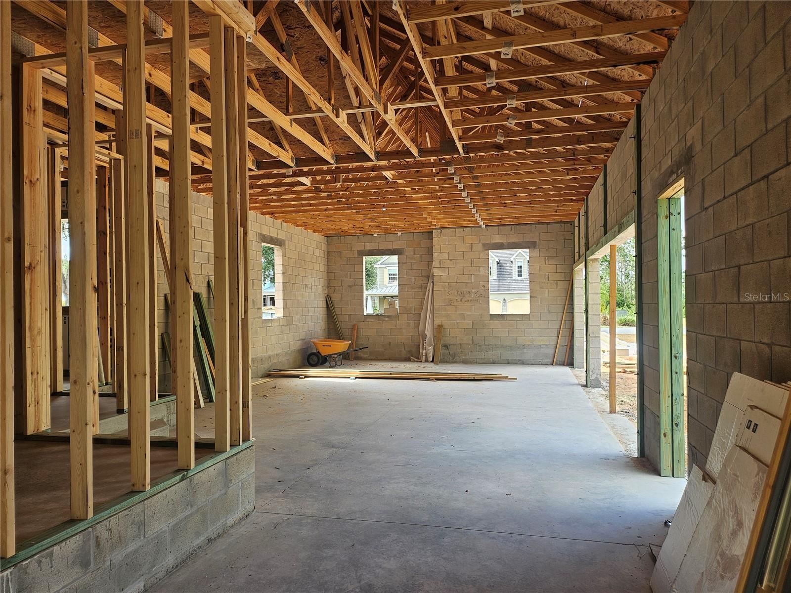 405 LONG AND WINDING RD, HOWEY IN THE HILLS, FL, 34737