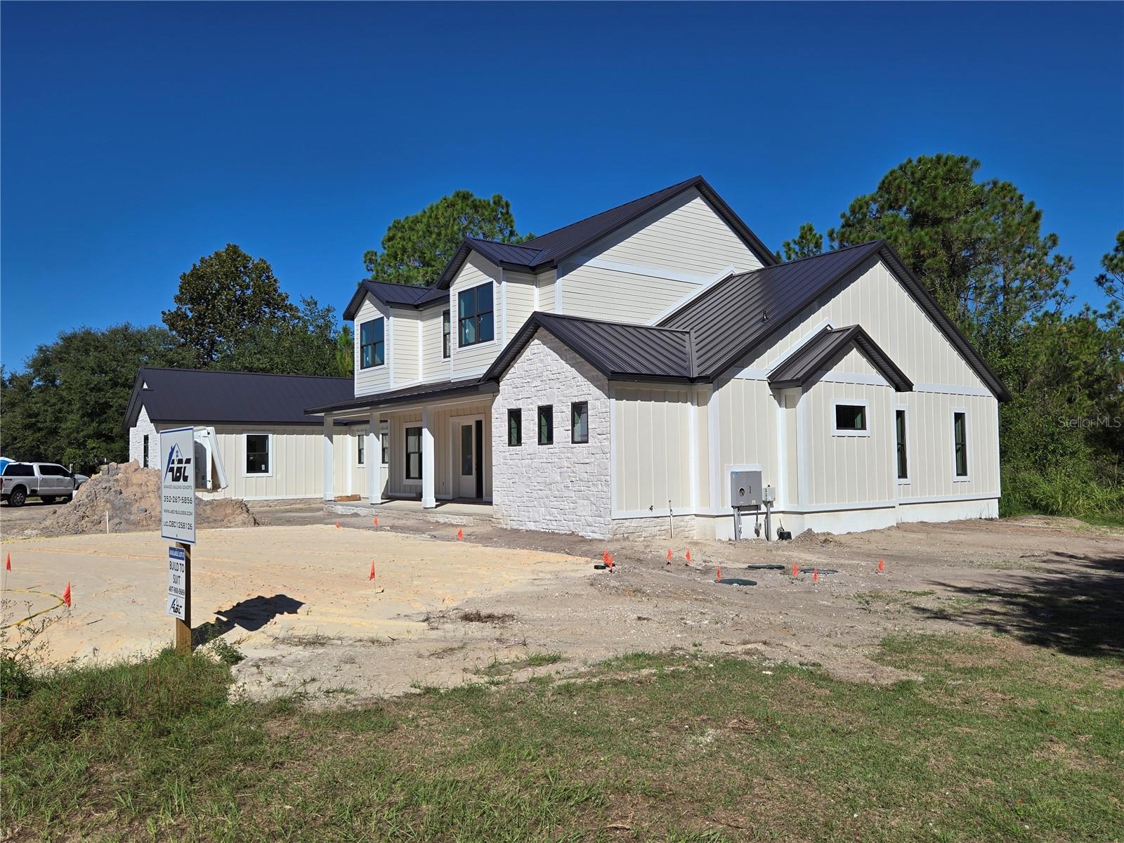 405 LONG AND WINDING RD, HOWEY IN THE HILLS, FL, 34737