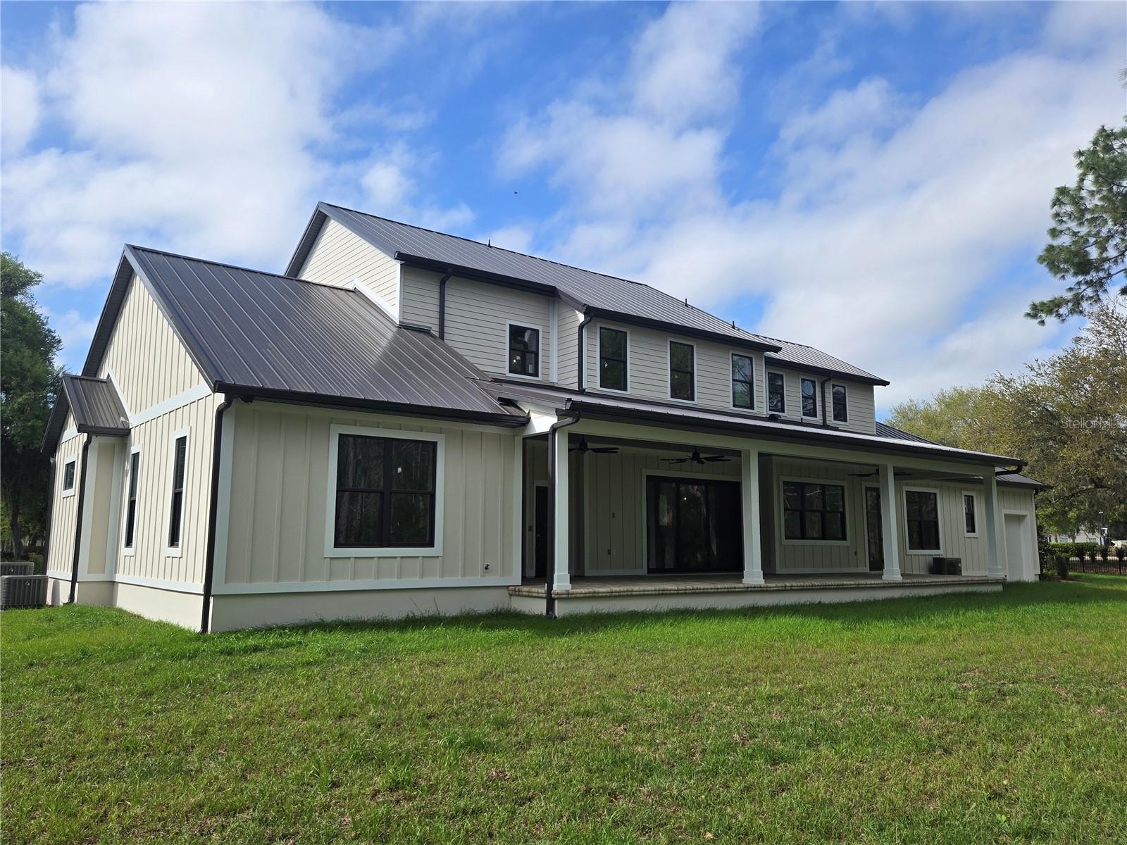 405 LONG AND WINDING RD, HOWEY IN THE HILLS, FL, 34737