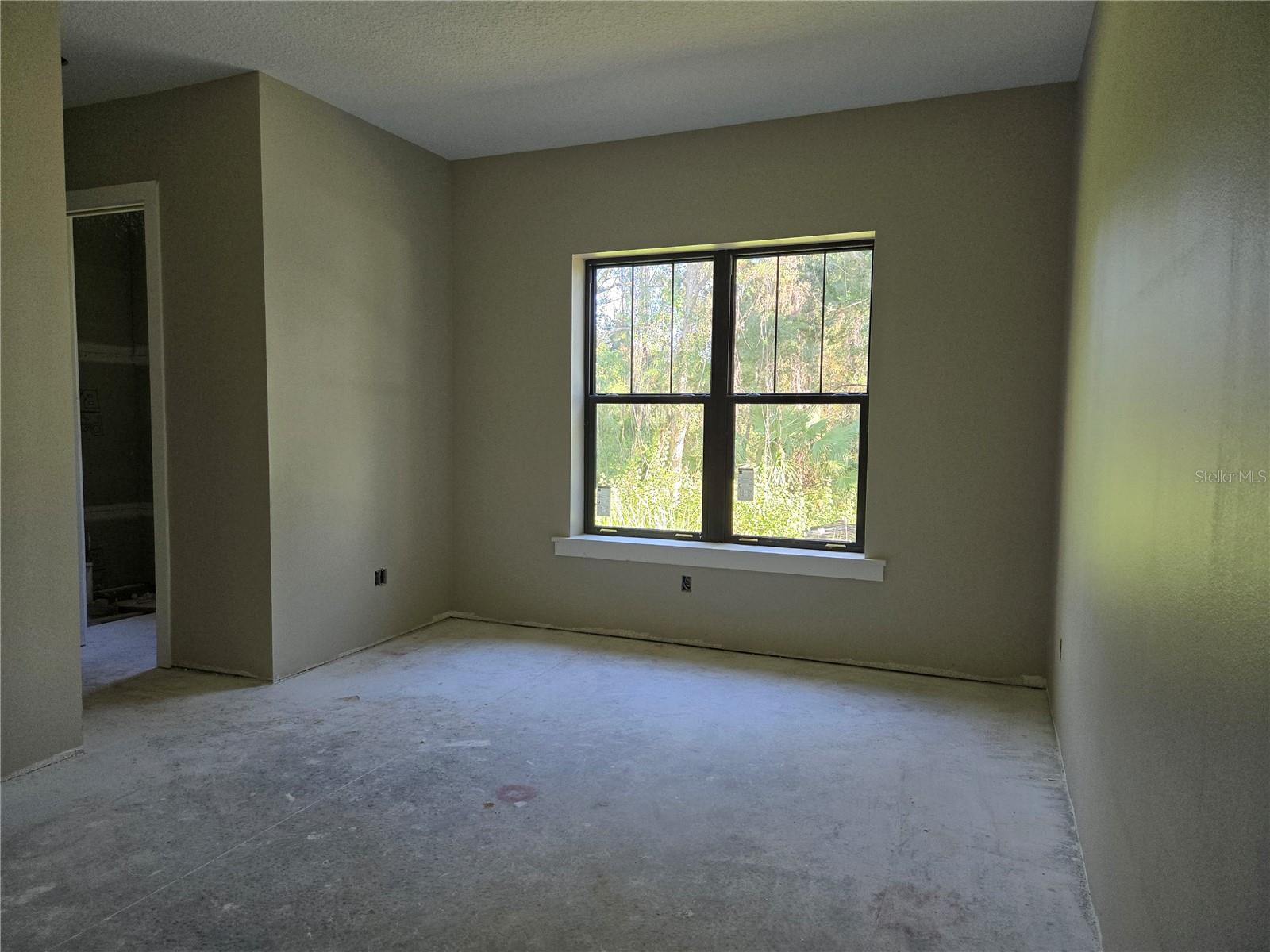 405 LONG AND WINDING RD, HOWEY IN THE HILLS, FL, 34737