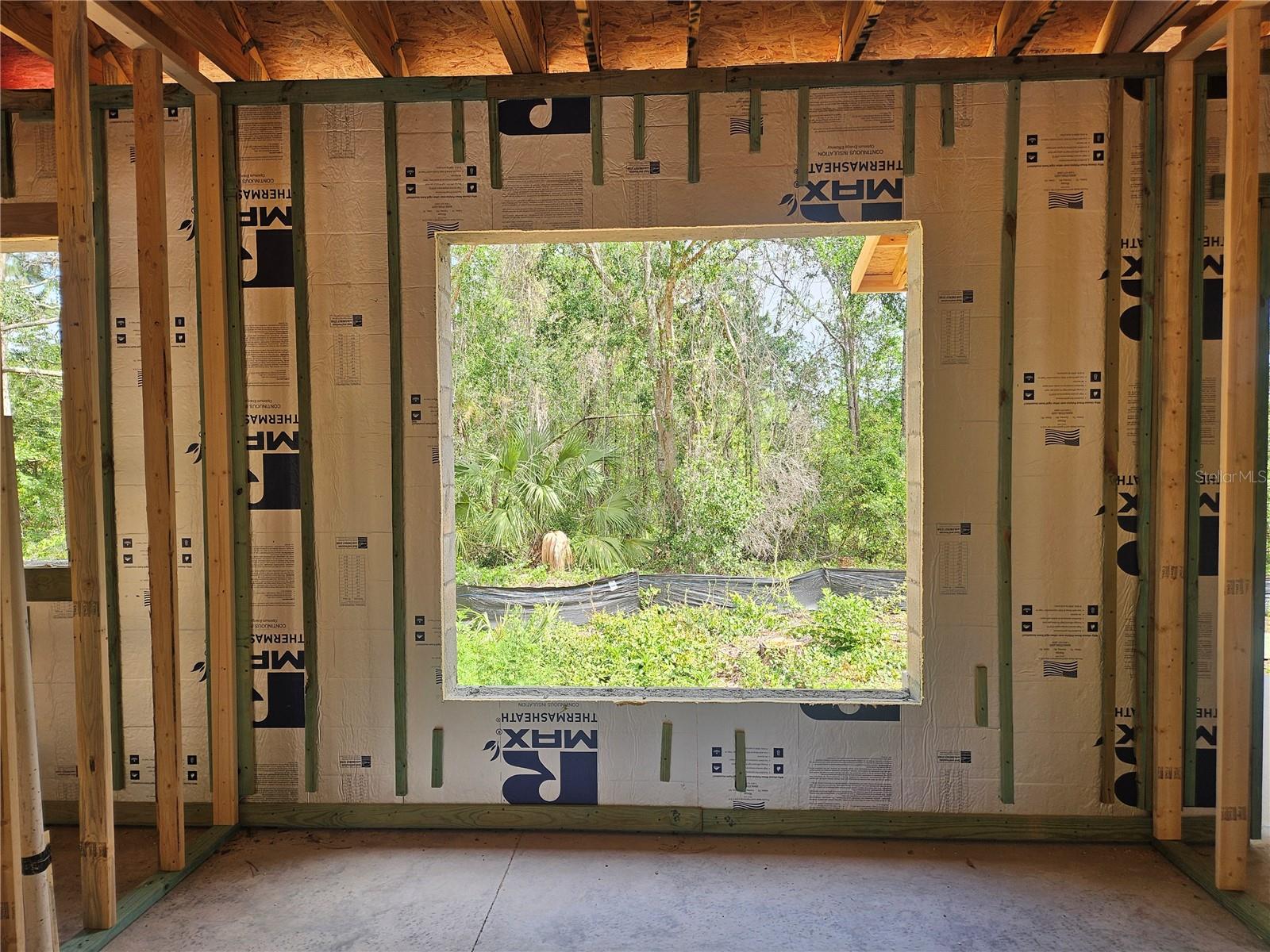 405 LONG AND WINDING RD, HOWEY IN THE HILLS, FL, 34737