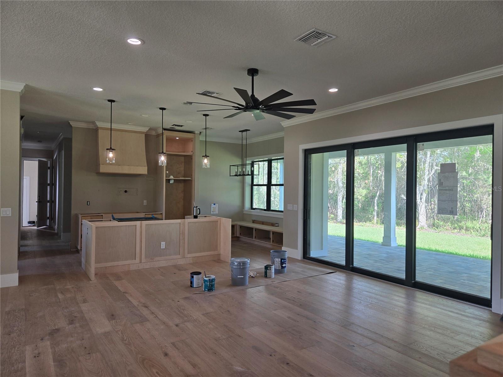 405 LONG AND WINDING RD, HOWEY IN THE HILLS, FL, 34737